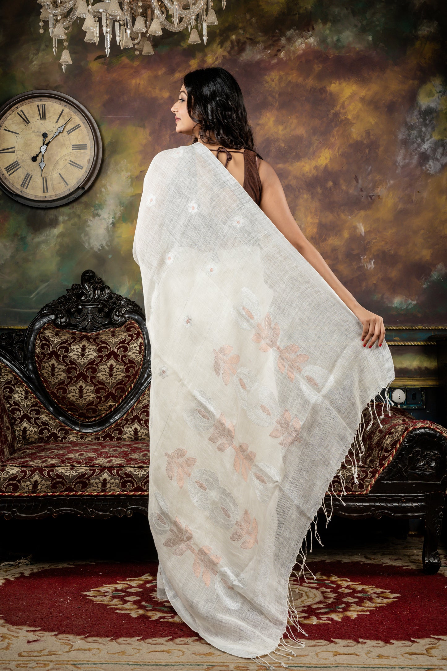 Off-white Linen with all over Copper & Silver Jamdani Floral Motif Buti and Pallu