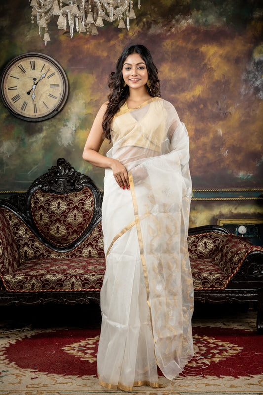 White Muslin with Gold & Silver Zari 'Karat' design Pallu