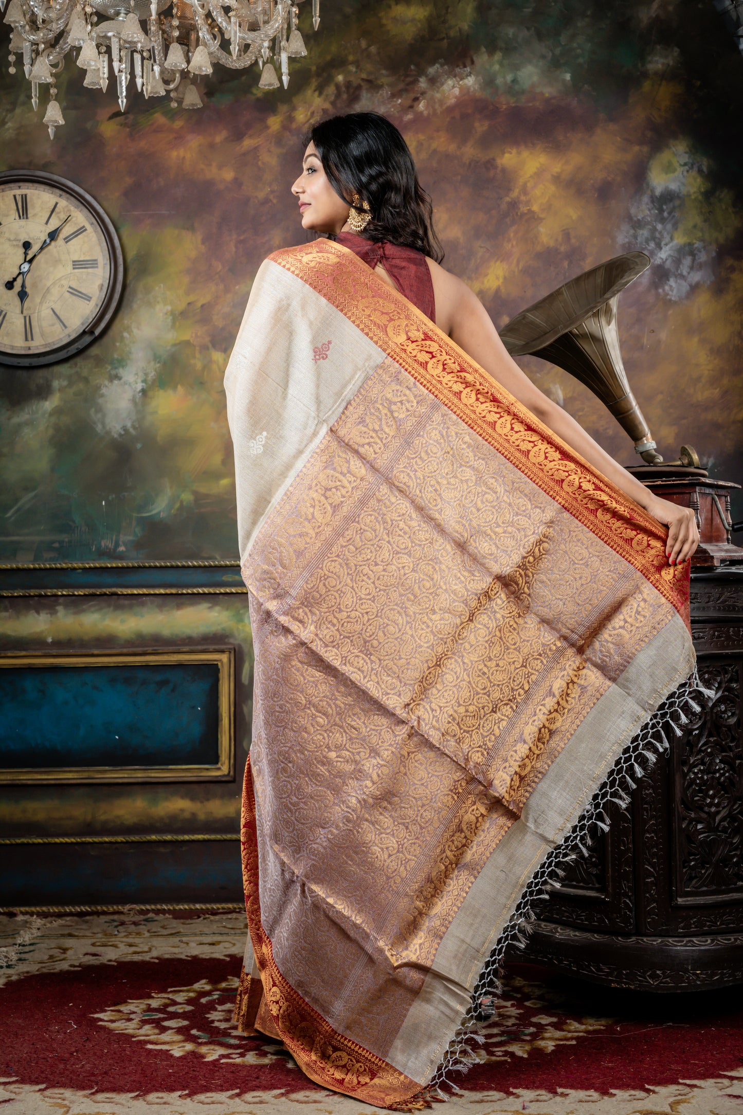 Beige and Silver dual tone Tissue Linen with Maroon Kanchipuram design Border and Pallu