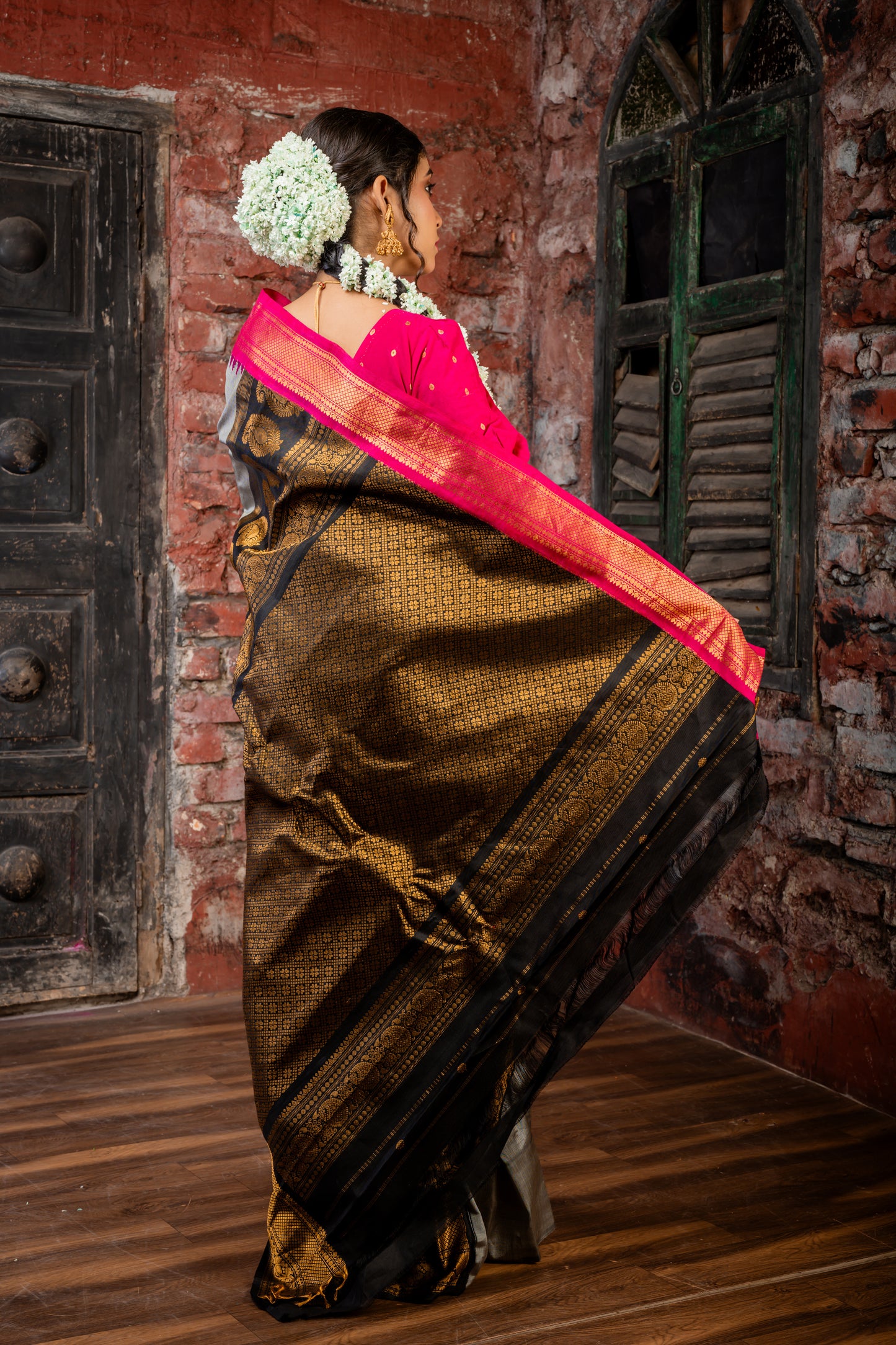 Steel Grey Pure Silk Gadwal with Magenta Pink & Black 'Ganga Jamuna' Temple Border and Black & Zari Pallu